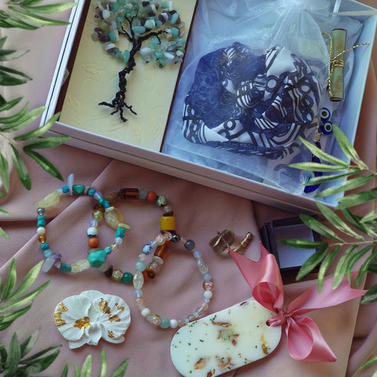 Уникални подаръци за жена, кутии с подаръци и изненади за жена, подарък за рожден ден на жена, кутии с изненади, кутия подаръчна за жена, оригинални подаръци за жена, уникални подаръци за жена, бижута с камъни подаръци за жена, какво да подаря за рожден ден на жена