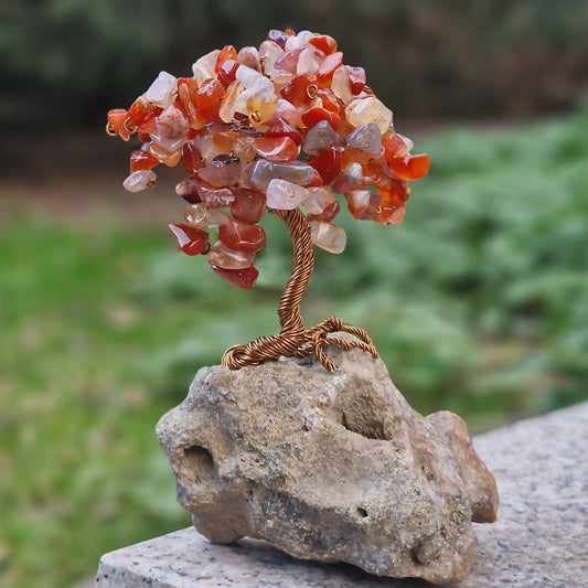 Дървото на Живота от Естествени Камъни Карнеол Уникален Подарък Дръвче със Символика