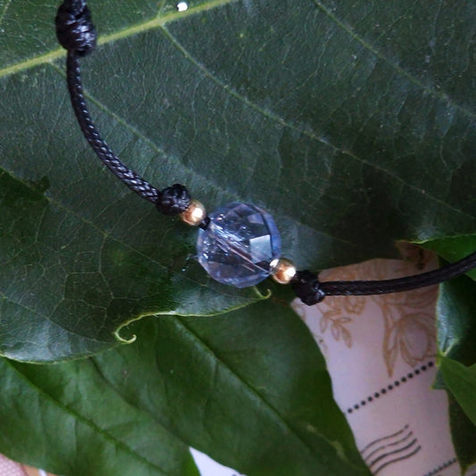 Гривни черен конец и злато, гривни син топаз