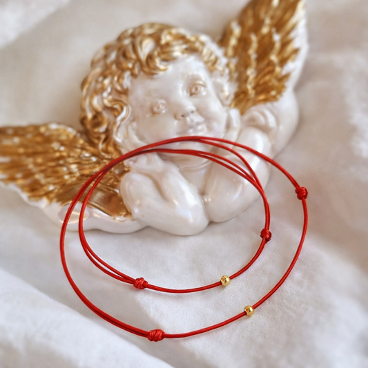 Комплект две гривни с червен конец и злато 14К проба 585, поза новородено бебе погача, рожден ден, кръщене, подаръци за майка и бебе