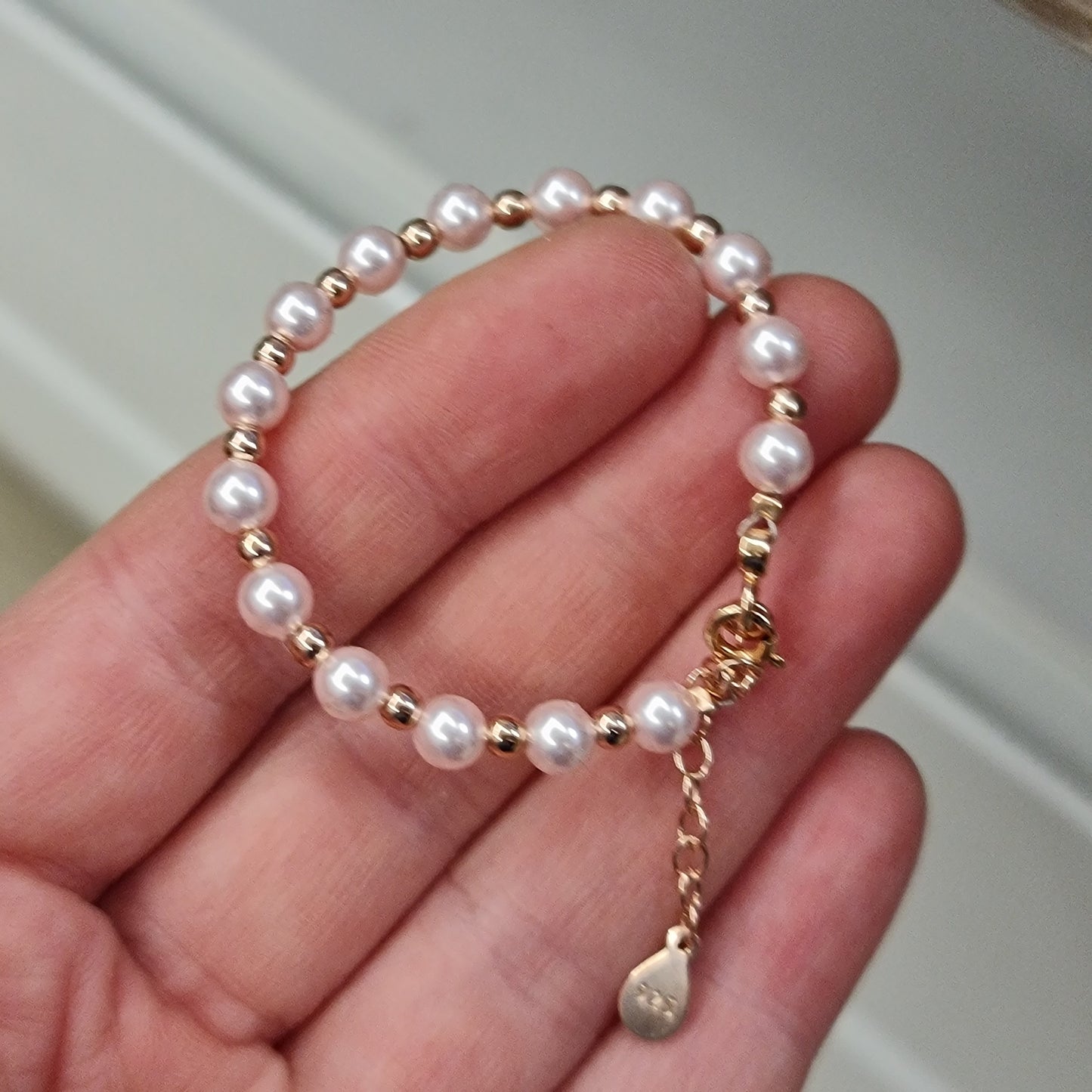 Луксозна Бебешка Или Детска Гривна с Перли Swarovski и Сребро 925 в Розово Злато