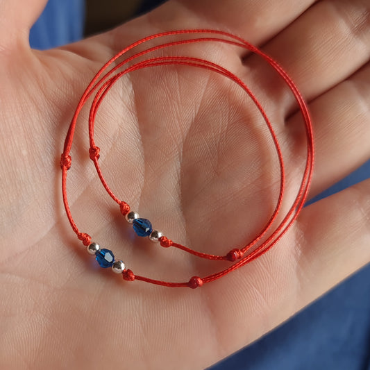 Подаръци за новородено бебе и майка червен конец синьо камъче