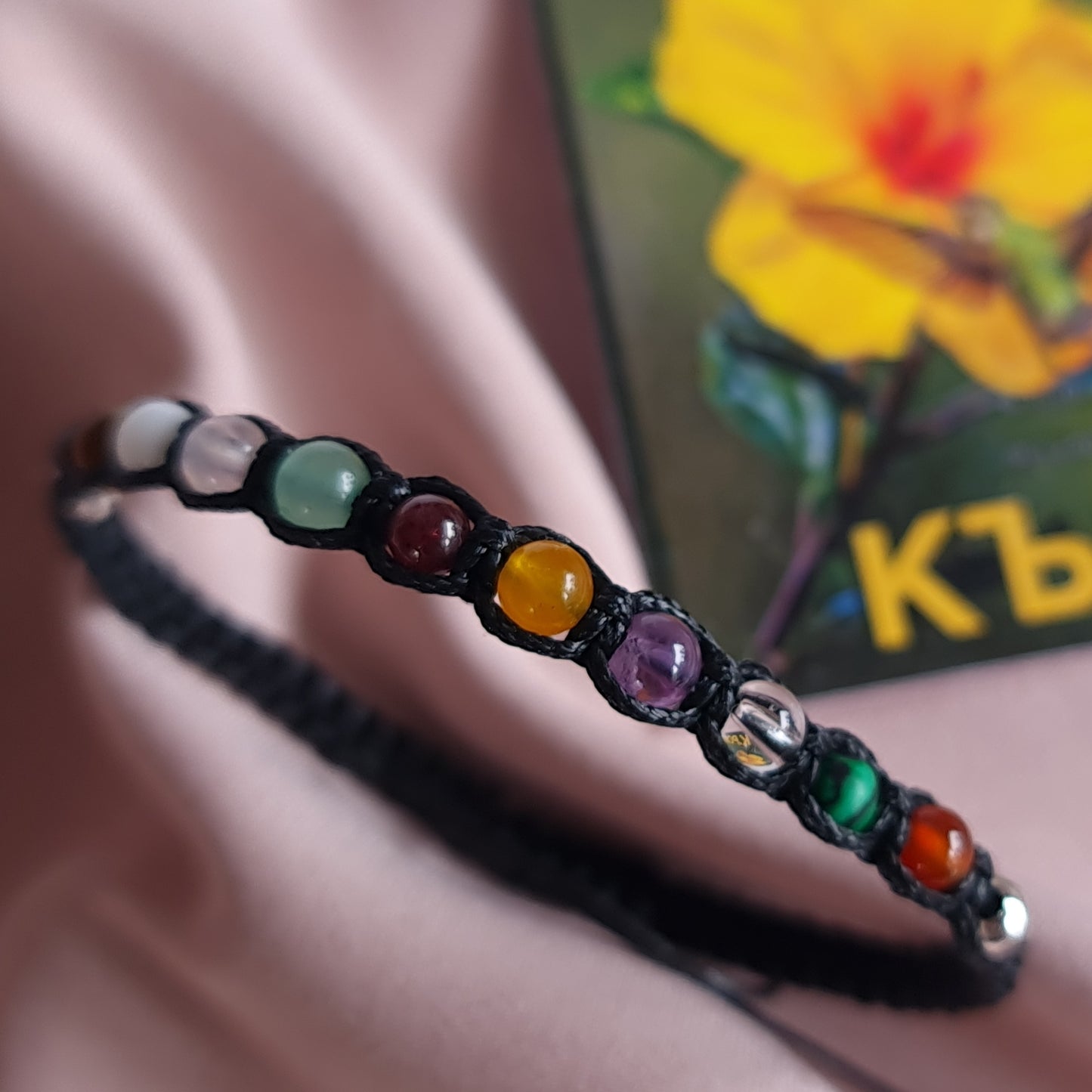 Чятра гривни, чакра камъни, гривни с черен конец и камъни, дизайнерски бижута и гривни, ритуали за късмет, камък за късмет според зодията