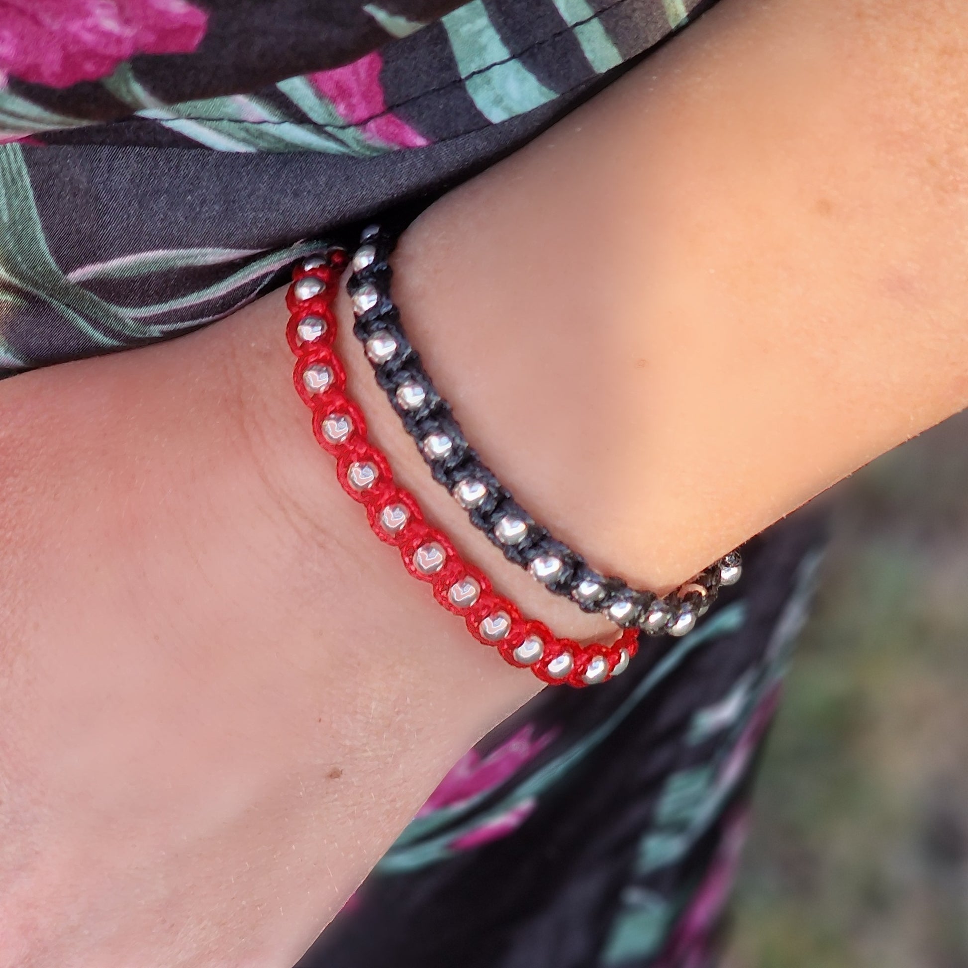 Черен Конец сребро, гривни с черен конец, сребърни гривни с черен конец, дамска гривна с черен конец и сребро, мъжка гривна с черен конец и сребро 