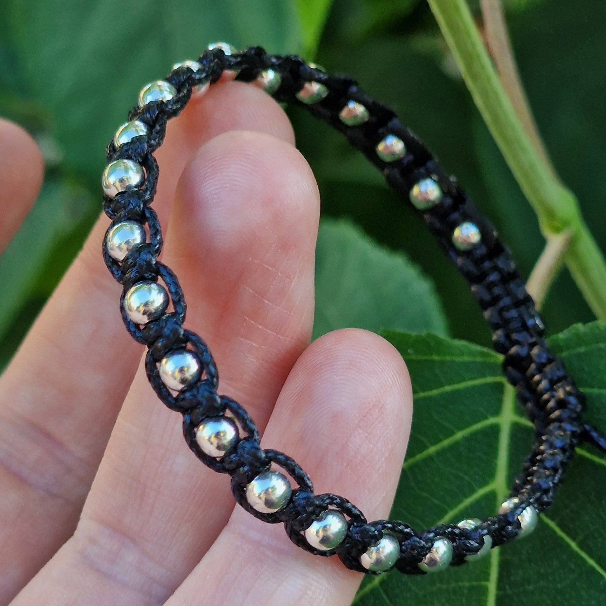 Черен Конец сребро, гривни с черен конец, сребърни гривни с черен конец, дамска гривна с черен конец и сребро, мъжка гривна с черен конец и сребро 