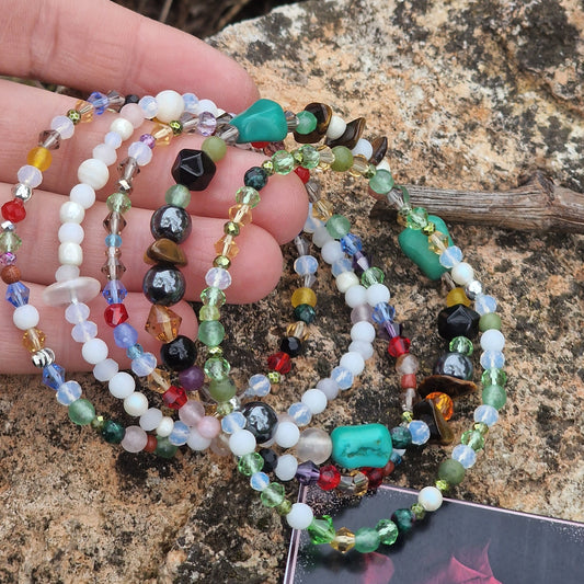 5 Гривни от Естествени Камъни и Кристали ТИ СИ МАГИЯ ПРЕДАЙ НАТАТЪК "AURА 5"