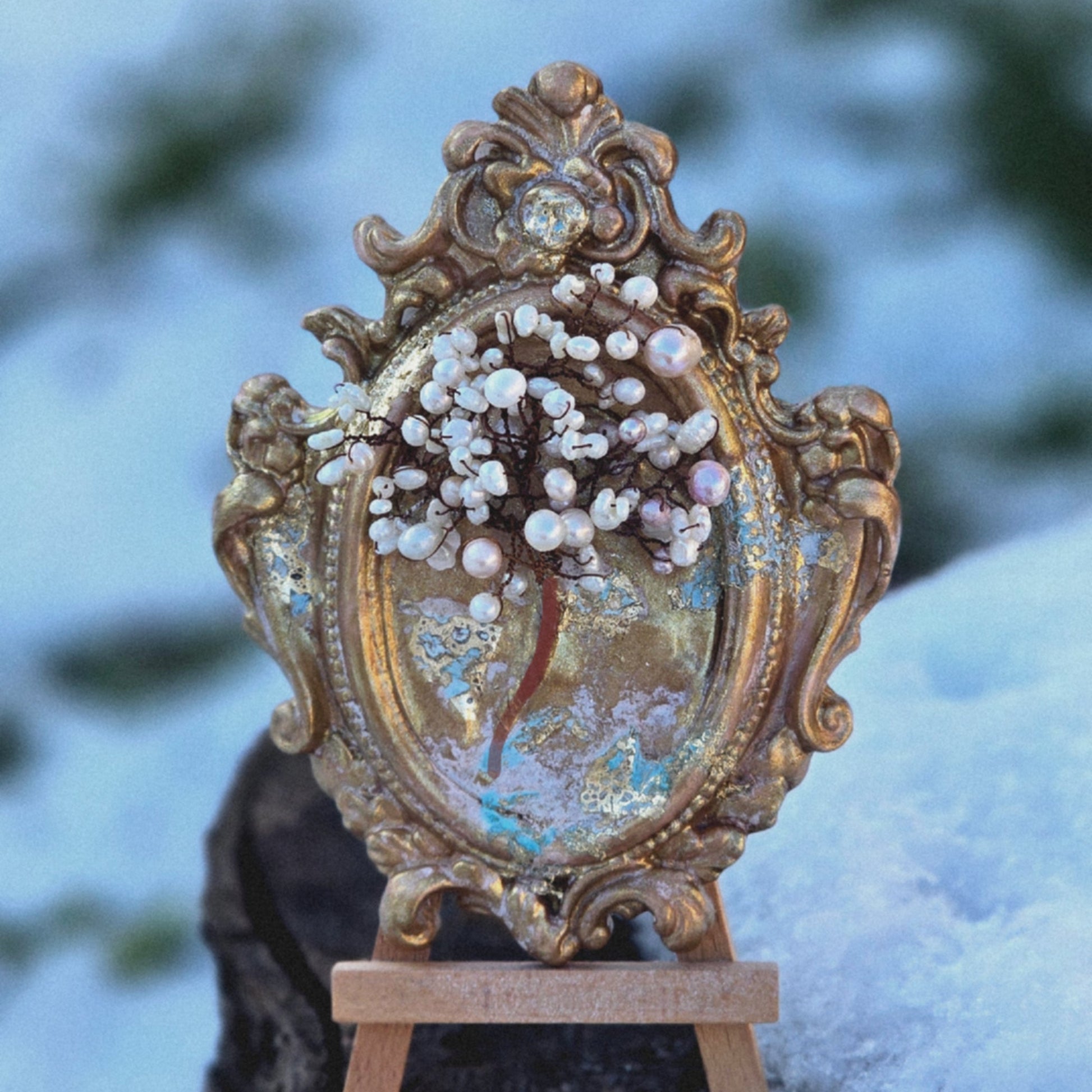 Уникални арт подаръци, ръчно изработена скулптура дръвче с естествени перли в красива златна рамка