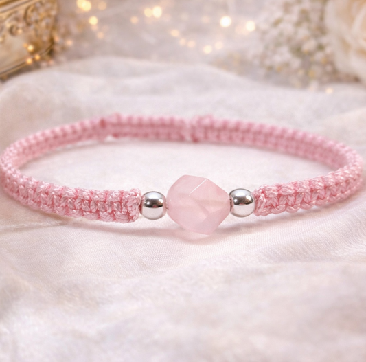 Красива гривна с естествен камък розов кварц и сребро 925, талисман за любов и късмет 