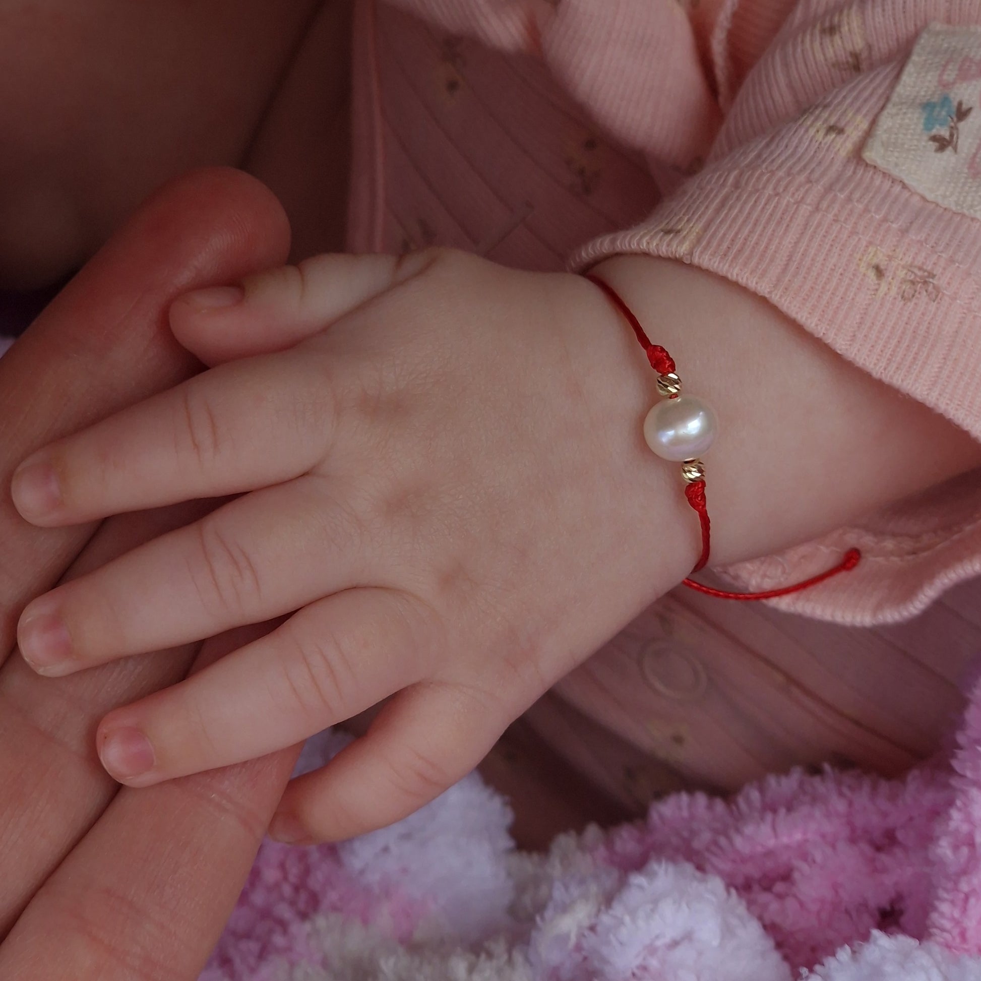 Луксозни подаръци за бебе момиче, подарък за новородено бебе момиче, злато с перли за бебе, перла, гривни с червен конец за бебе