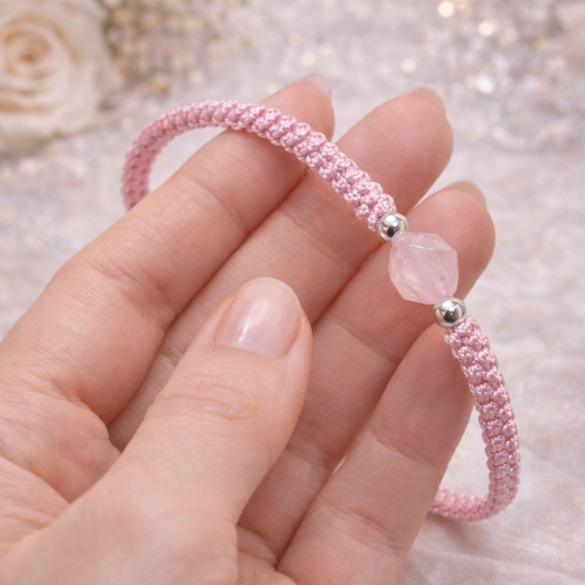 Сребърна Гривна талисман с естествен камък розов кварц за любов 