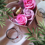 подаръци за жена за рожден ден, бижута, цветя, кутия с цветя и рози, гривни